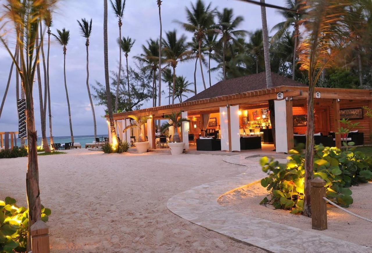 Chic Beachfront Apartment - Private Beach Access Punta Cana Exterior photo